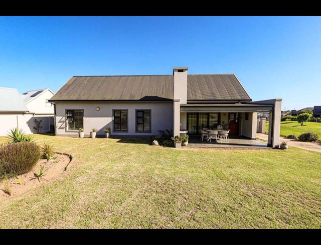 3 BEDROOM HOUSE FOR SALE IN BLUE MOUNTAIN VILLAGE